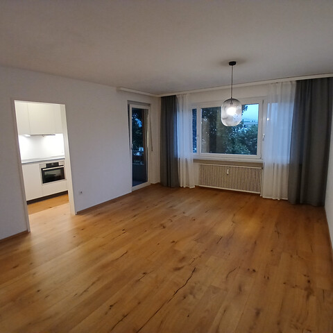 Renovierte 2-Zimmer-Wohnung mit Balkon in Top-Lage!