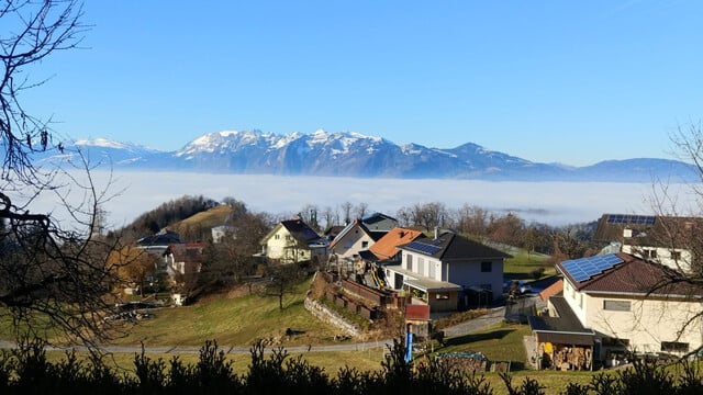 Neu sanierte Doppelhaushälfte im sonnigen Fraxern zu vermieten