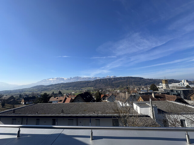 Helle 3-Zimmer Wohnung mit herrlicher Aussicht zu vermieten - TG-Stellplatz inklusive!