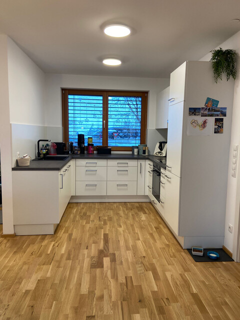 Schöne helle 3 Zimmer Neubauwohnung im Dorfzentrum von Langen. 