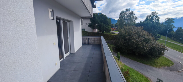 4 Zimmer Wohnung mit Terrasse, Balkon & Garten