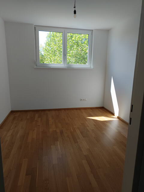 MODERNES WOHNEN IN KOBLACH: Helle 3-Zimmer-Terrassenwohnung in Kleinanlage