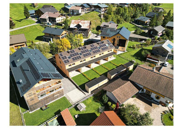 Bregenzerwald - Au, Vollholz Reihenhaus mit Garten, Terrasse und Schuppen, kurzfristig beziehbar