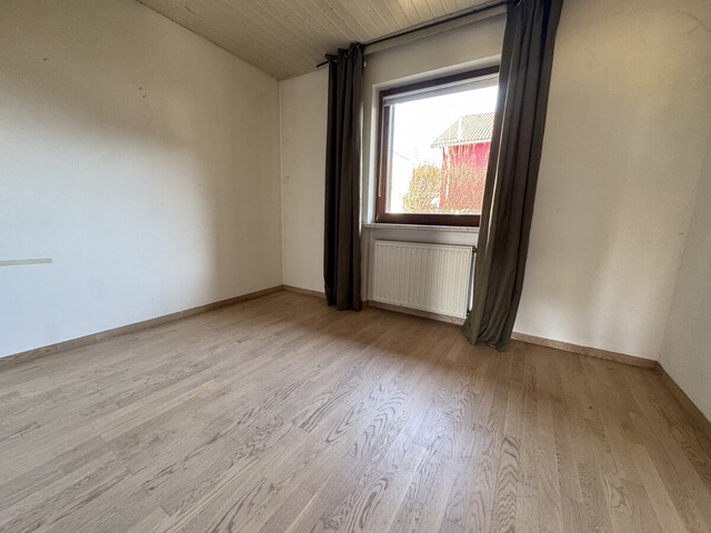 Bungalow mit traumhaftem Wintergarten in ruhiger Wohngegend