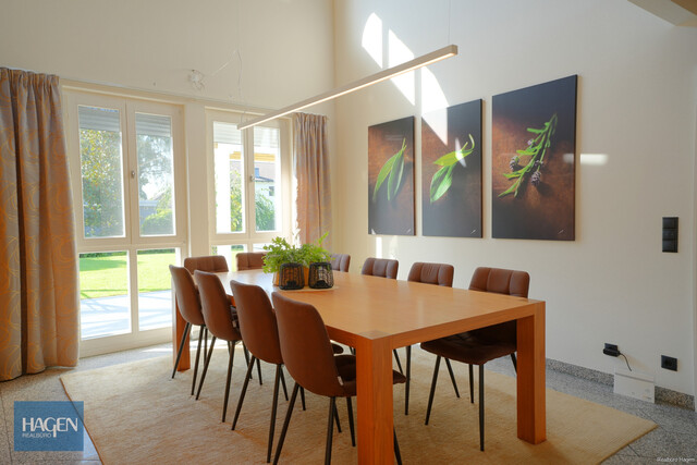 Ein Ort zum Ankommen: Elegante Villa mit Gartenidylle und Wellness