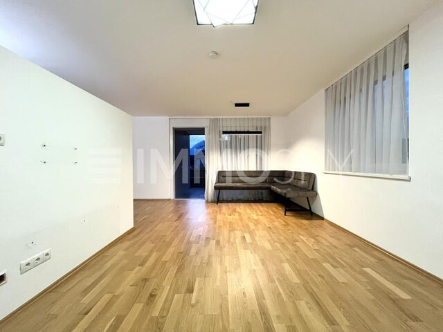 Exklusive 3-Zimmer-Wohnung inklusive Terrasse und Carport