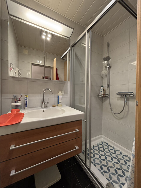 "ohne Provision" gemütliche, teilmöblierte 2,5 Zimmer Wohnung mit verglastem Balkon