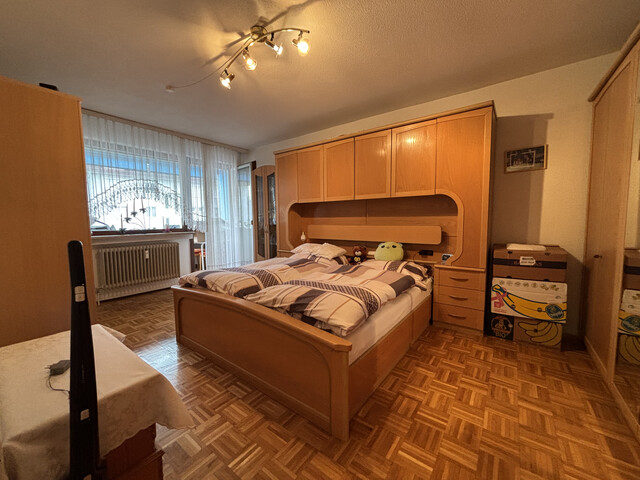 "ohne Provision" gemütliche, teilmöblierte 2,5 Zimmer Wohnung mit verglastem Balkon