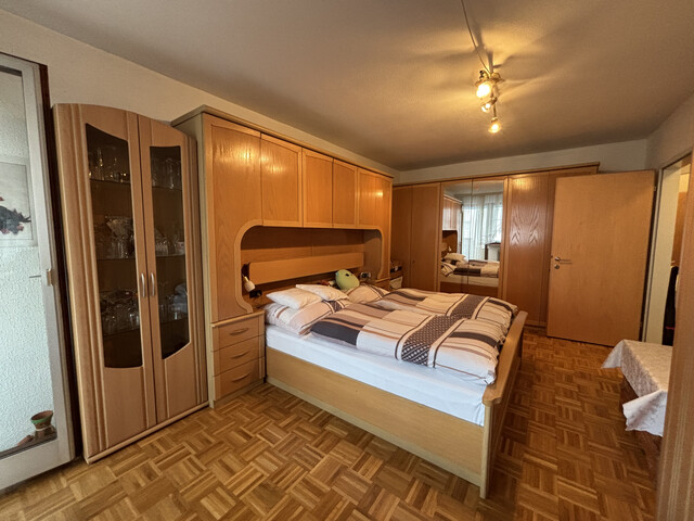 "ohne Provision" gemütliche, teilmöblierte 2,5 Zimmer Wohnung mit verglastem Balkon