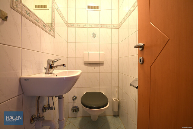 Teilmöblierte 3,5 Zimmer Dachgeschosswohnung in Schwarzach zu vermieten!
