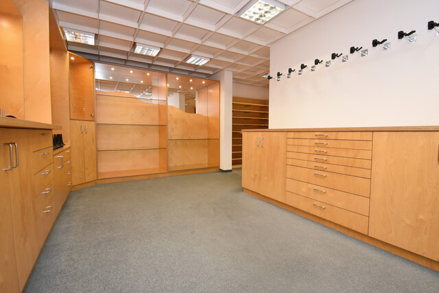 Büro- / Einzelhandelsfläche in bester Lage jetzt zur Miete verfügbar – Sichern Sie sich hohe Kundenfrequenz!