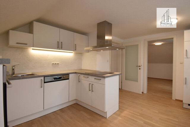 Sanierte 4-Zimmer Dachgeschosswohnung!