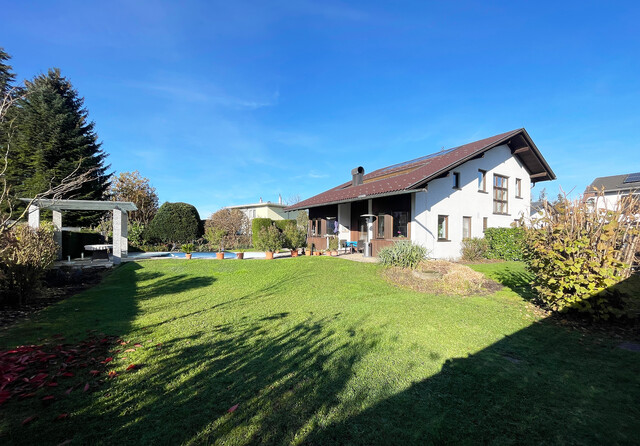 Sonniges Einfamilienhaus mit Pool in Dornbirn 