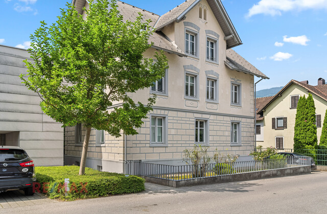 Mehrgenerationenhaus mit vier komfortablen Wohnungen