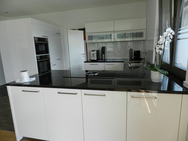 Sonnige Penthousewohnung mit Traumterrasse sowie Blick auf die Berge!