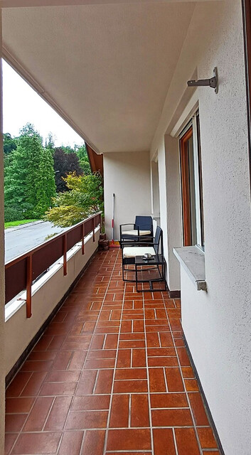 Zentral gelegene 100 m" Wohnung mit 2 Balkonen und gepflegter Ausstattung ab sofort zu verkaufen!