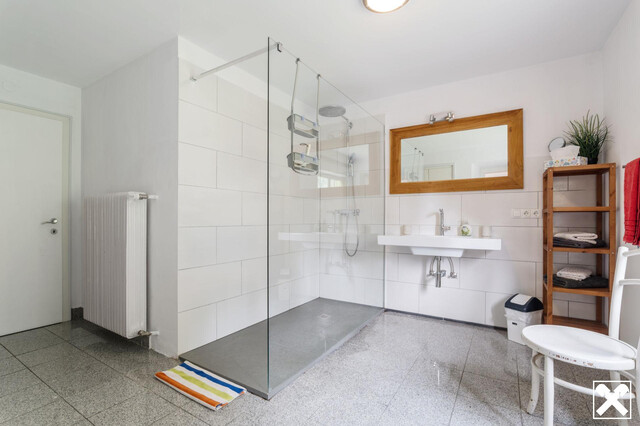 Stilvolles Wohnen im Herzen des Altbaus