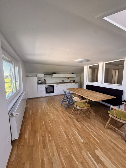 Kurzzeitmiete möglich! Dachgeschosswohnung mit Gartenanteil in Top Lage von Lauterach!