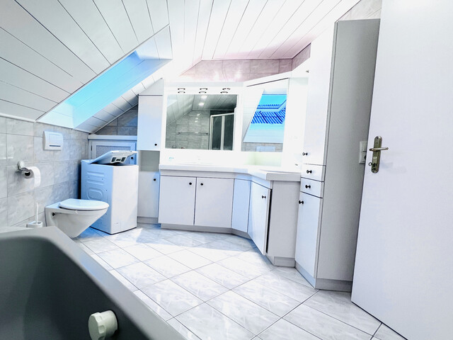 PROVISIONSFREIE, wunderschöne,  neu sanierte 5,5 ZI-Whg mit Balkon, Garten,TG, Nähe LKH Feldkirch, grenznah zu Liechtenstein / Schweiz