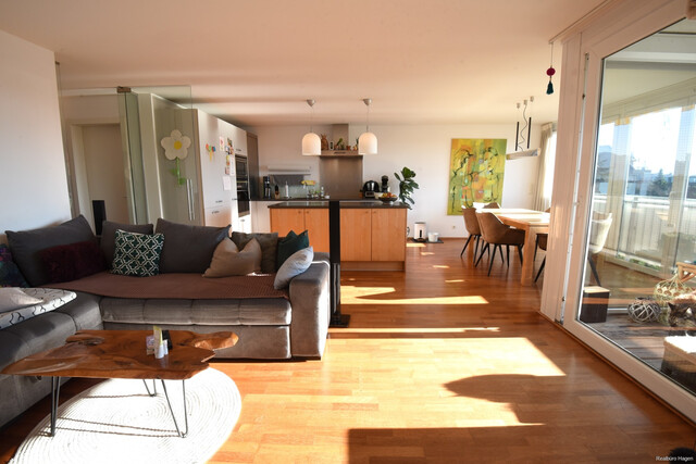 Sehr gepflegte 3 Zimmerwohnung mit toller Aussicht, im Zentrum von Lustenau!