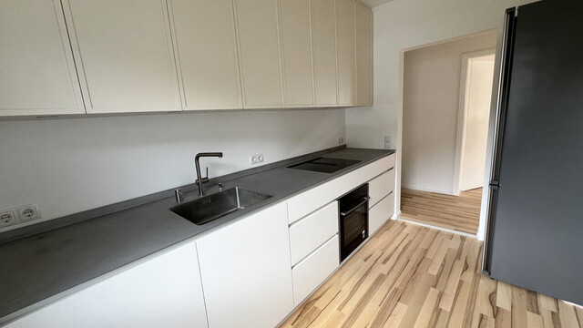 Stilvolle 3,5-Zimmerwohnung mit Seeblick – Neuwertig nach Komplettsanierung