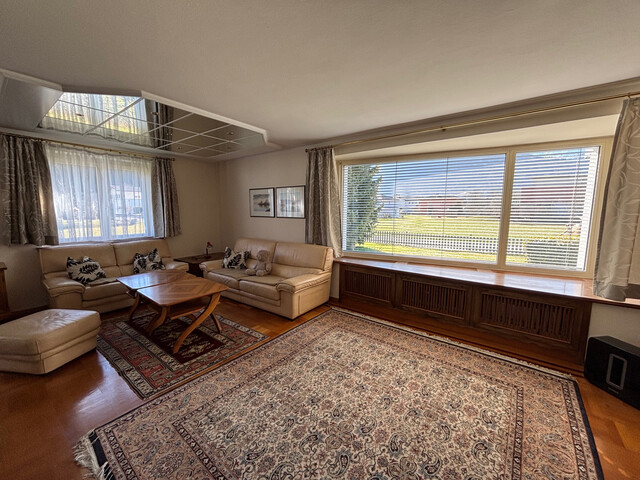 Charmantes Einfamilienhaus in ruhiger Sonnenlage mit Bergblick in Schlins