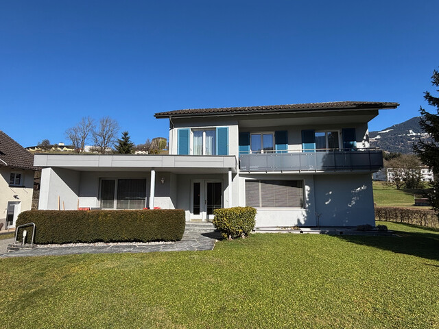 Charmantes Einfamilienhaus in ruhiger Sonnenlage mit Bergblick in Schlins