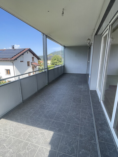 Großzügige 4- Zimmerwohnung mit Traumausblick!