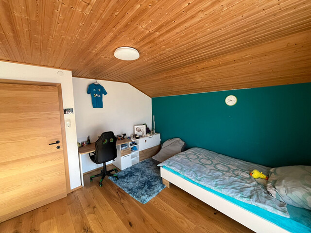 Großzügiges Wohnhaus mit Einliegerwohnung, großem Garten und schöner Aussicht in ruhiger Lage von Tosters-Hub