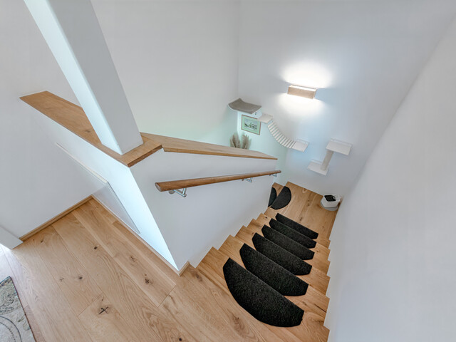 Moderne Doppelhaushälfte mit Keller und traumhafter Aussicht in Röns
