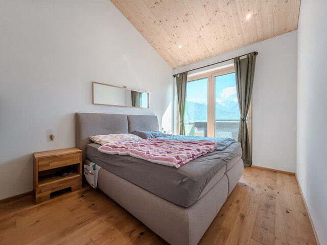 Moderne Doppelhaushälfte mit Keller und traumhafter Aussicht in Röns