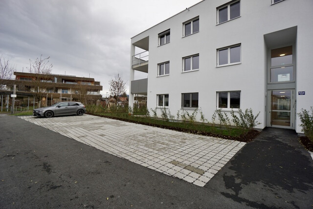 Geräumige Wohnung mit Garage, Balkon, Keller und Fahrradabstellraum in Top-Lage!