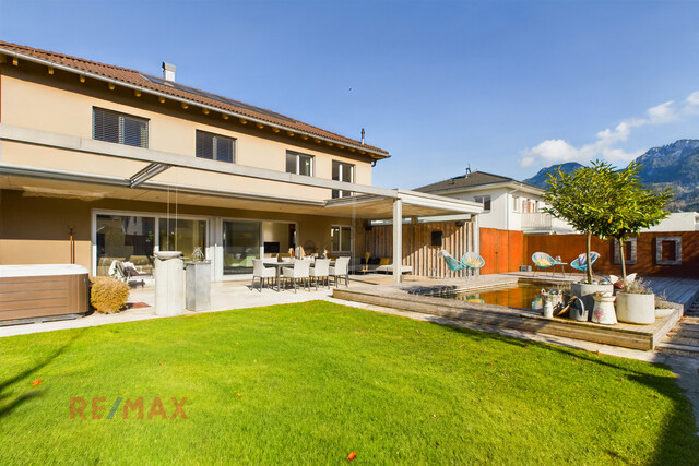 Wo Luxus zum Lebensgefühl wird - Exklusives Haus mit Naturpool