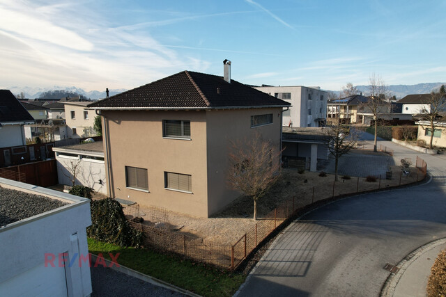 Wo Luxus zum Lebensgefühl wird - Exklusives Haus mit Naturpool