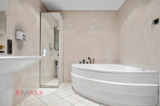 Einzigartiges Ensemble in Lustenau: Wohnhaus und einstiges Stickereigebäude am Ende einer Sackgasse