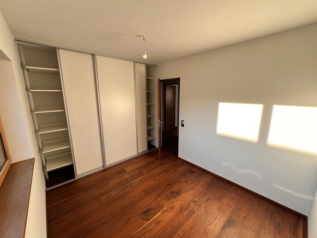 Penthousewohnung 130m² mit Balkon, 95m² Dachterrasse, 1 Carportplatz, 1Parkplatz, Kellerabteil und Fahrradraum