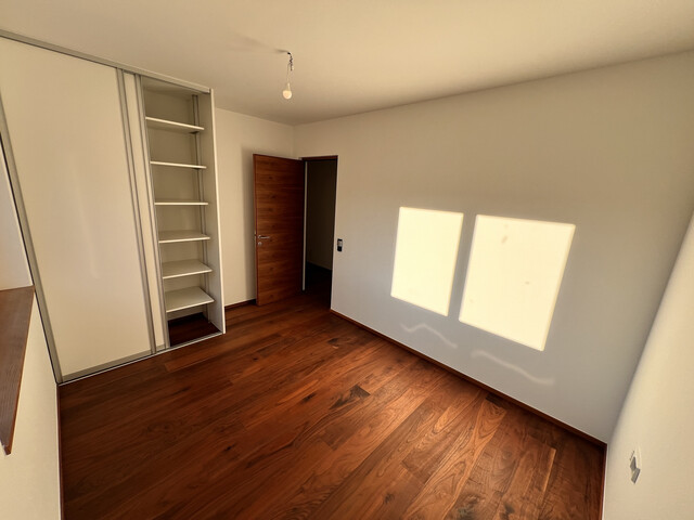 Penthousewohnung 130m² mit Balkon, 95m² Dachterrasse, 1 Carportplatz, 1Parkplatz, Kellerabteil und Fahrradraum