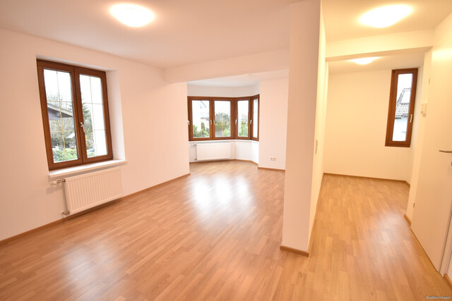 Moderne, großzügige 3,5 Zimmerwohnung zu vermieten!