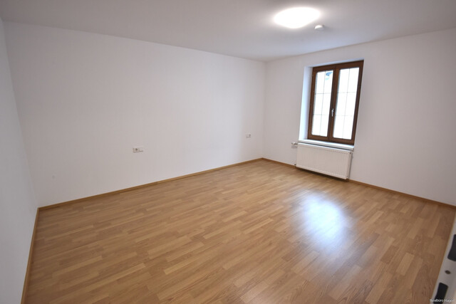 Moderne, großzügige 3,5 Zimmerwohnung zu vermieten!