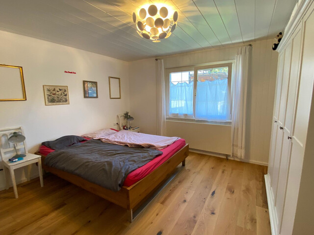 Schöne Wohnung/halbes Haus in schönem Wohngebiet 