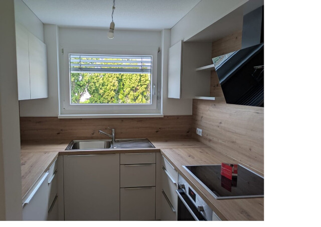 Helle, frisch saniert Wohnung mit neuer Einbauküche
