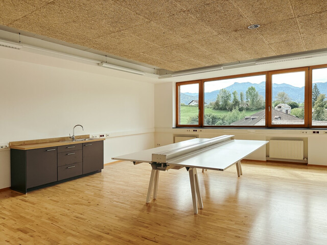 So minimalistisch wie du willst, so kreativ wie du kannst – flexibles Büro in Egg mieten.