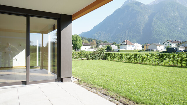 Schöne, neue 3-Zimmer-Wohnung mit Bergpanorama und großem Garten 