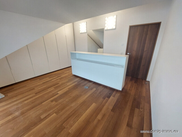 Luxuriöse 4-Zimmer-Penthouse-Wohnung am Kornmarktplatz in Bregenz zu vermieten (TOP 3)