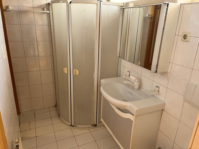Geräumige Wohnung mit Parkplatz und  Balkon in Top-Lage und Seenähe!