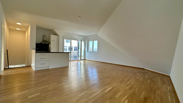 "ohne Provision" geräumige, moderne 4 Zimmer Terrassenwohnung über 2 Etagen