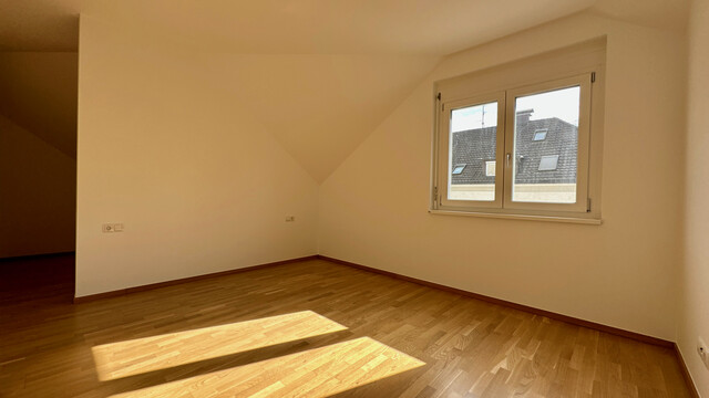 "ohne Provision" geräumige, moderne 4 Zimmer Terrassenwohnung über 2 Etagen