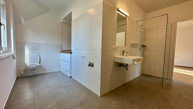 "ohne Provision" geräumige, moderne 4 Zimmer Terrassenwohnung über 2 Etagen