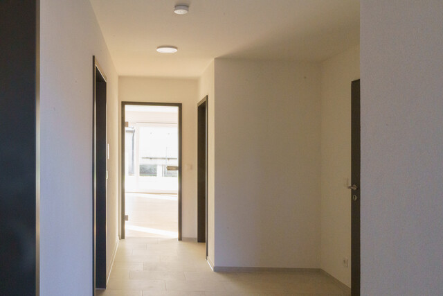 Ruhige, modernde und sehr helle 3-Zi-Terrassenwohnung