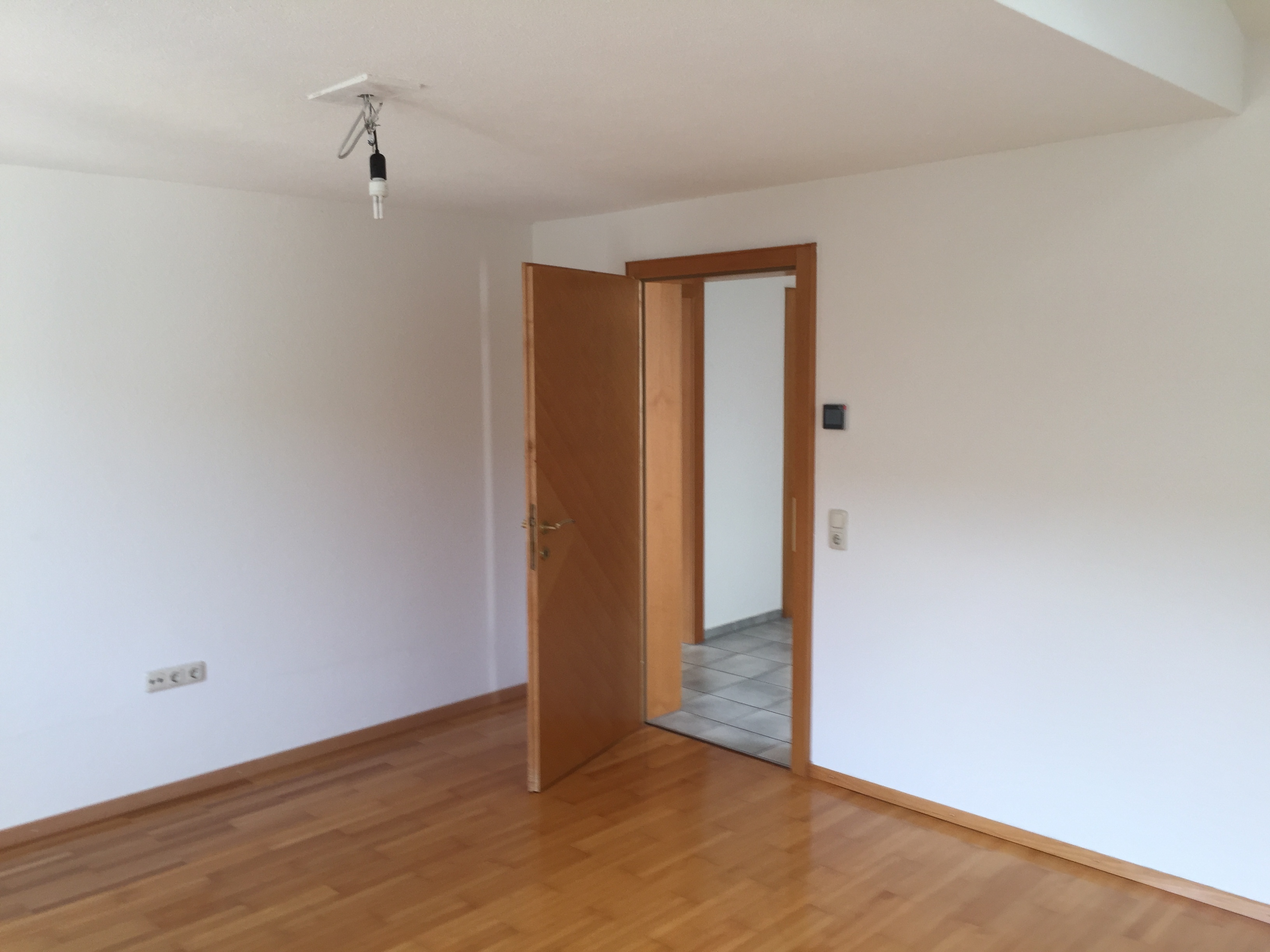 Schöne Wohnung in Mäder Schweizerstrasse 1, perfekte Verkehrsanbindung, neu renoviert, Deckenkühlung